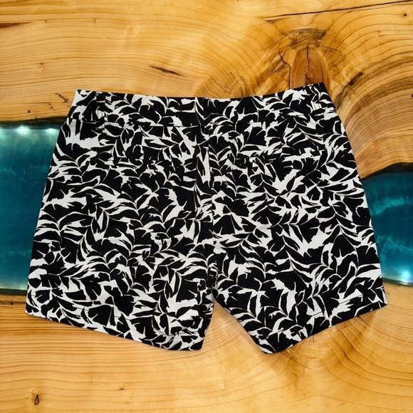 J. Crew Black and White Flat Front Artistic Shorts - Picture 4 of 4